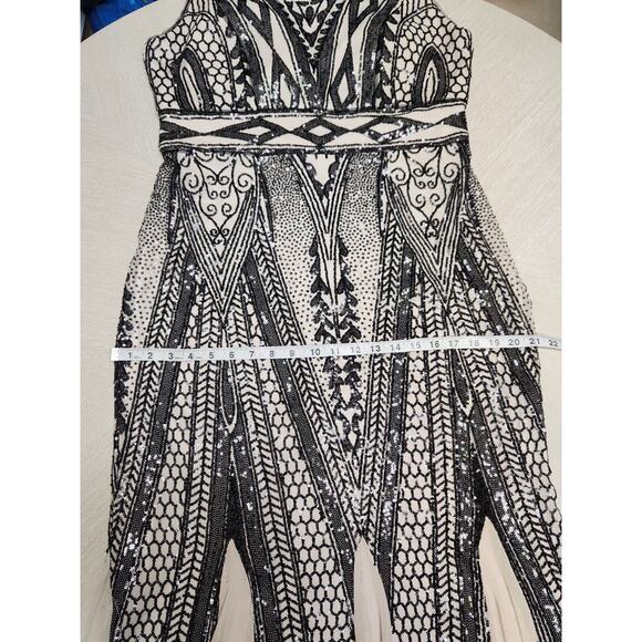 R & M RichardsWomen's Sequin Embellished Sleeveless GownSize 14 Black Beige - Picture 11 of 15